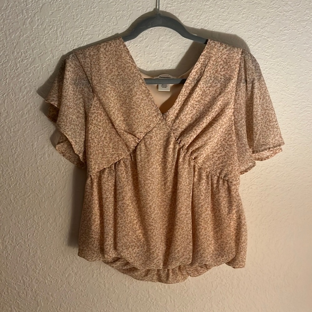 NEVER WORN Urban Romantics shirt